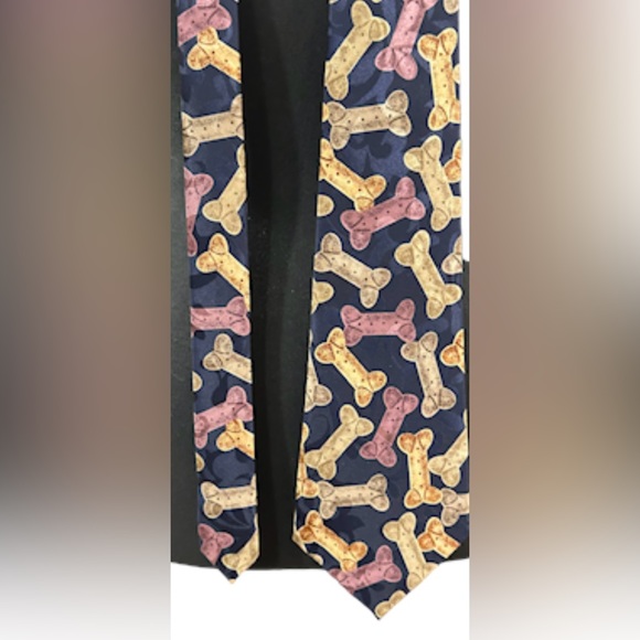 🦴🐶 DOG BONE TIE!! DESIGNS BY A.ROGERS TIE! PERFECT FOR THE “DOGGY DADDY” 🐶🦴 - Picture 3 of 11